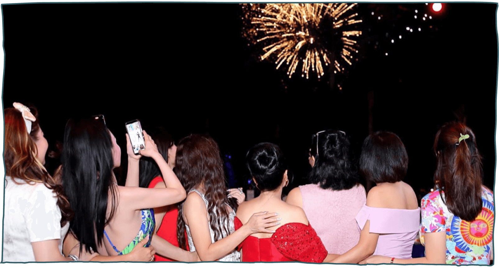 Dưới bầu trời pháo hoa